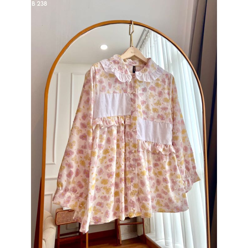 Irene Blouse / atasan wanita / blouse / pakaian wanita / baju kerja / baju kuliah / blouse bunga / c