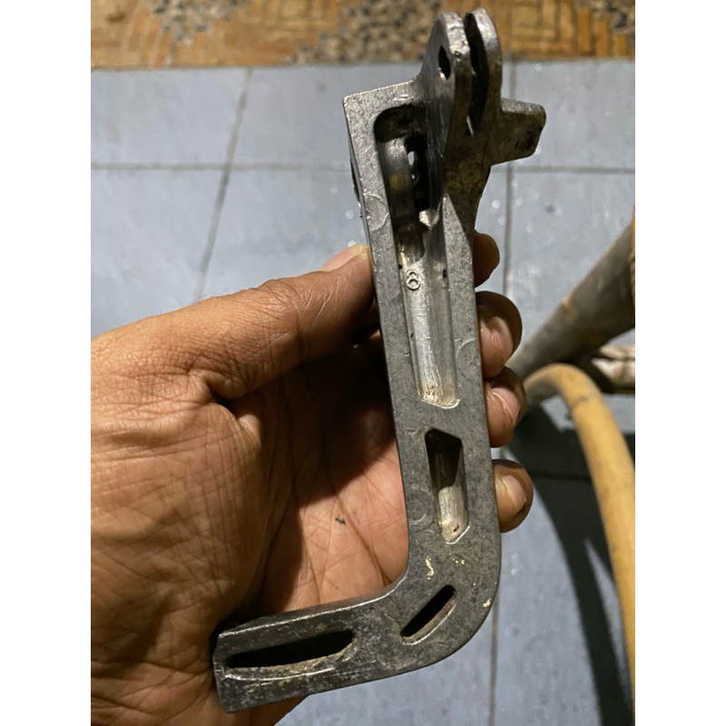 pedal rem belakang vespa sprint super original kode angka 8