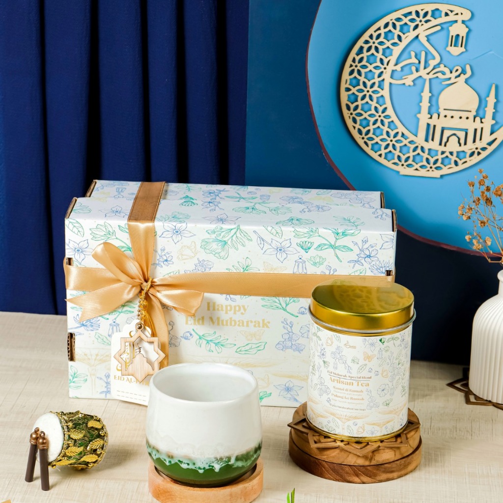 

Zabian - Mekkah | Hampers Parcel Lebaran Idul Fitri Hampers Mug Cookies Kurma Teh