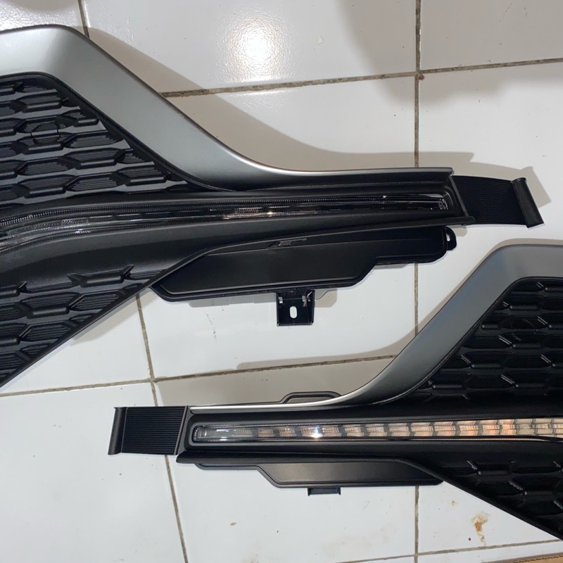 DRL INNOVA ZENIX Q ORIGINAL