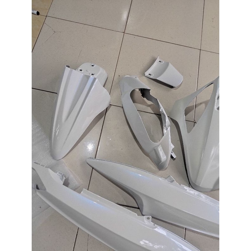 cover body mio putih Lembayung biru