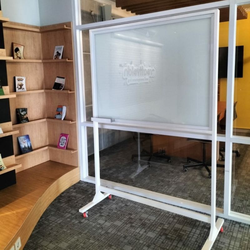 

STANDING GLASSBOARD 100 x 150