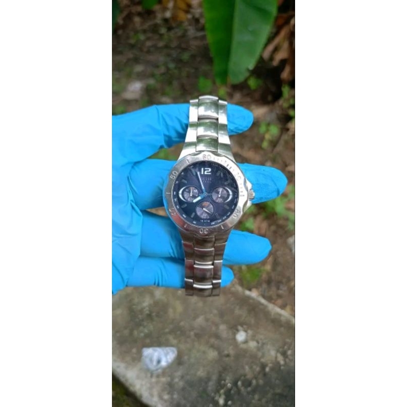 Jam Tangan Bekas Guess Waterpro Steel