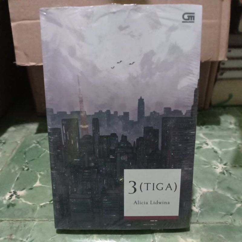 Novel 3 (Tiga) - Alicia Lidwina