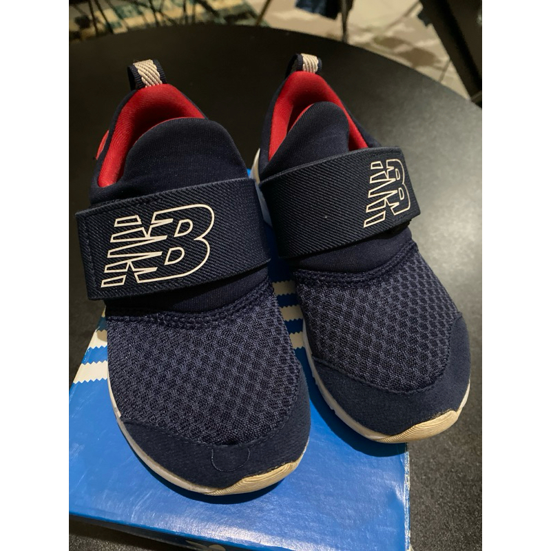 preloved sepatu anak unisex | New balance | Slip on | No tali | Good condition | Full box