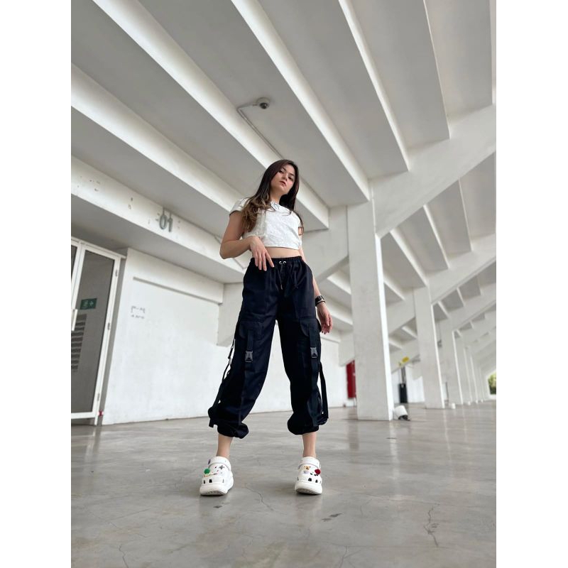 HYEIN-SEO FATAL CARGO PANTS/CELANA CARGO/CELANA PANJANG WANITA /LIFESTYLE BY HYPEBEST