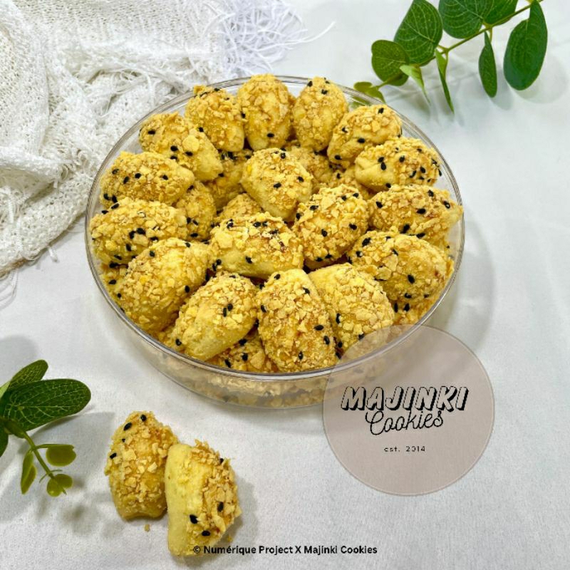 

NASTAR WIJEN | MAJINKI COOKIES PREMIUM | SESAME SHELL COOKIES | KUE KERANG WIJEN | KUE LEBARAN PREMIUM | BUTTER COOKIES PREMIUMI