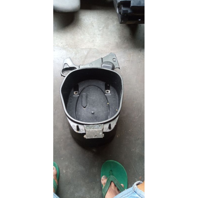 Bagasi jok motor Honda Vario 110 karbu