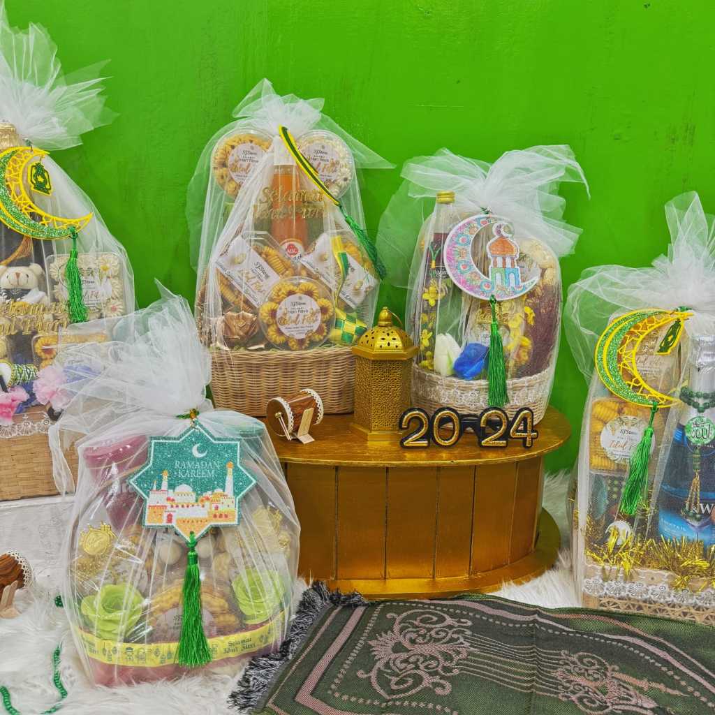 

Paket Dekorasi Parcel Hampers Hadiah Idul Fitri Kue Kering Keramik 202