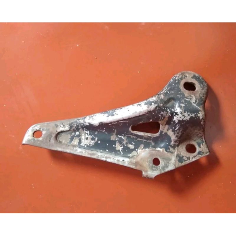 breket/dudukan/pangkon knalpot Honda Astrea prima / star original