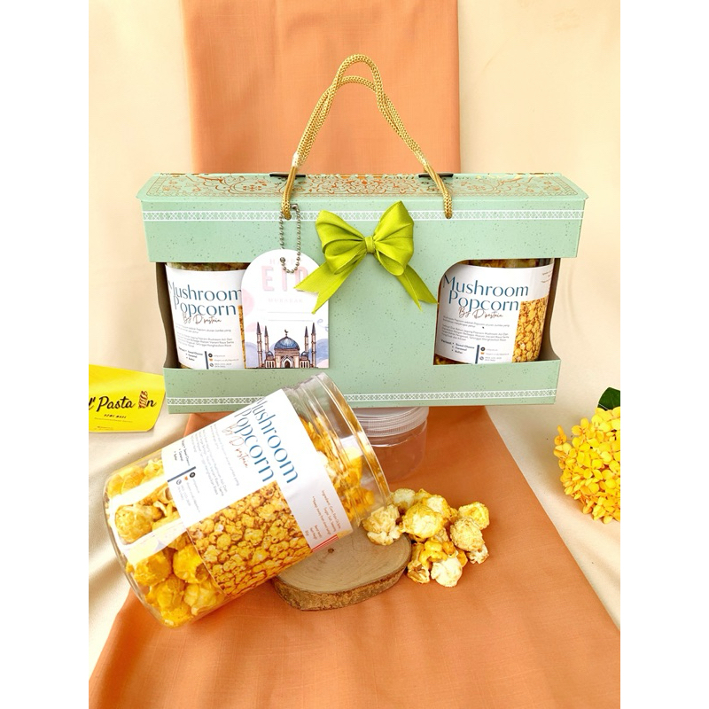 

[HAMPERS LEBARAN] anti mainstream dan unik isi popcorn yang menambah estetika meja tamu (Hampers Trio Pop)