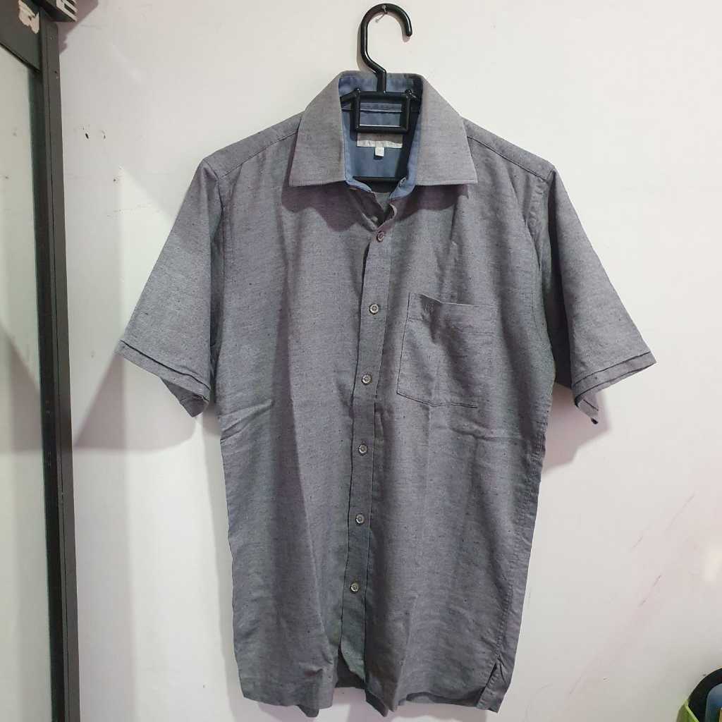 Kemeja Pria Manhattan Abu Size S Kondisi 95%