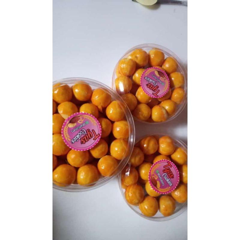 

tyass Snack dan kue