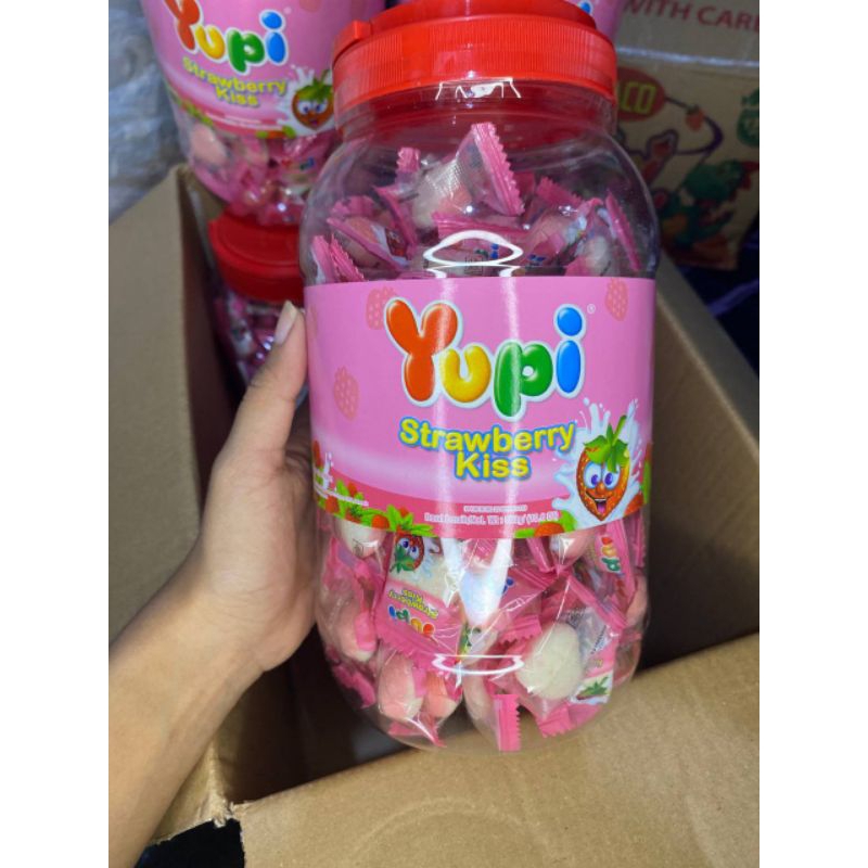 

[YUPI KEMASAN TOPLES] promo!! yupi strawberry kiss 300gr