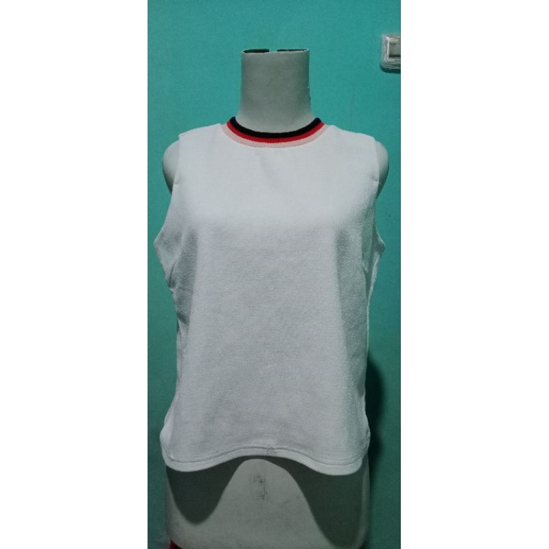 preloved tanktop crop branded