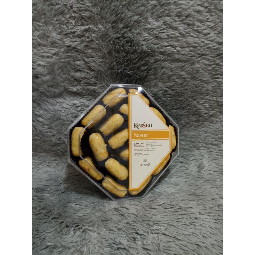 

Kersen cookies by inacookies - Nastar