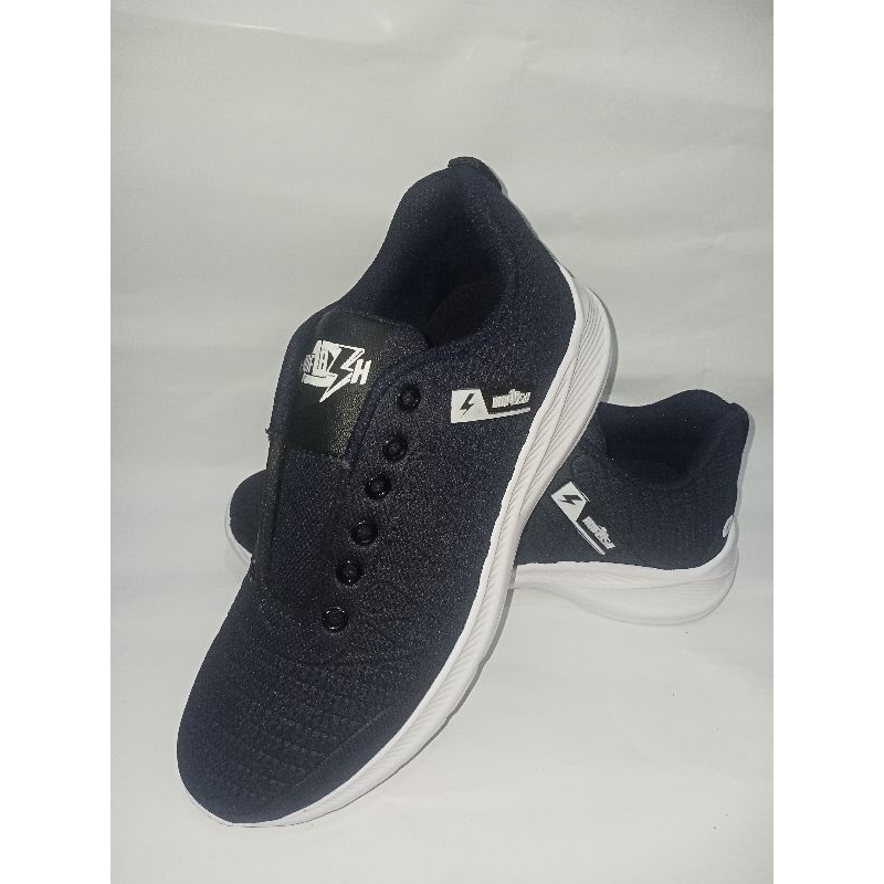 SEPATU SNEAKER KEKINIAN PRIA WANITA