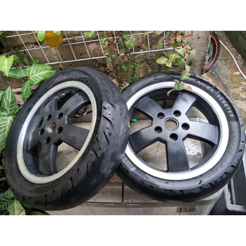 Velg Gts vespa matic modern sprint primavera bisa dengan penyesuaian atau Vespa classic pelek racing