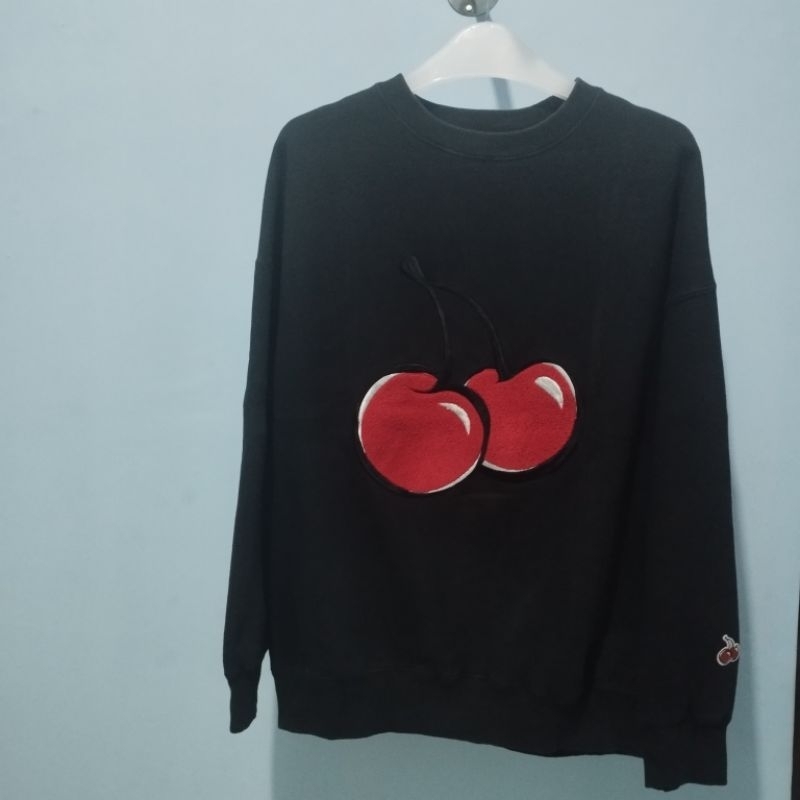 CREWNECK KIRSH HITAM PEKAT ( Size L )