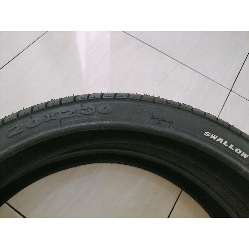 ban luar 20x2.30 spectra husky