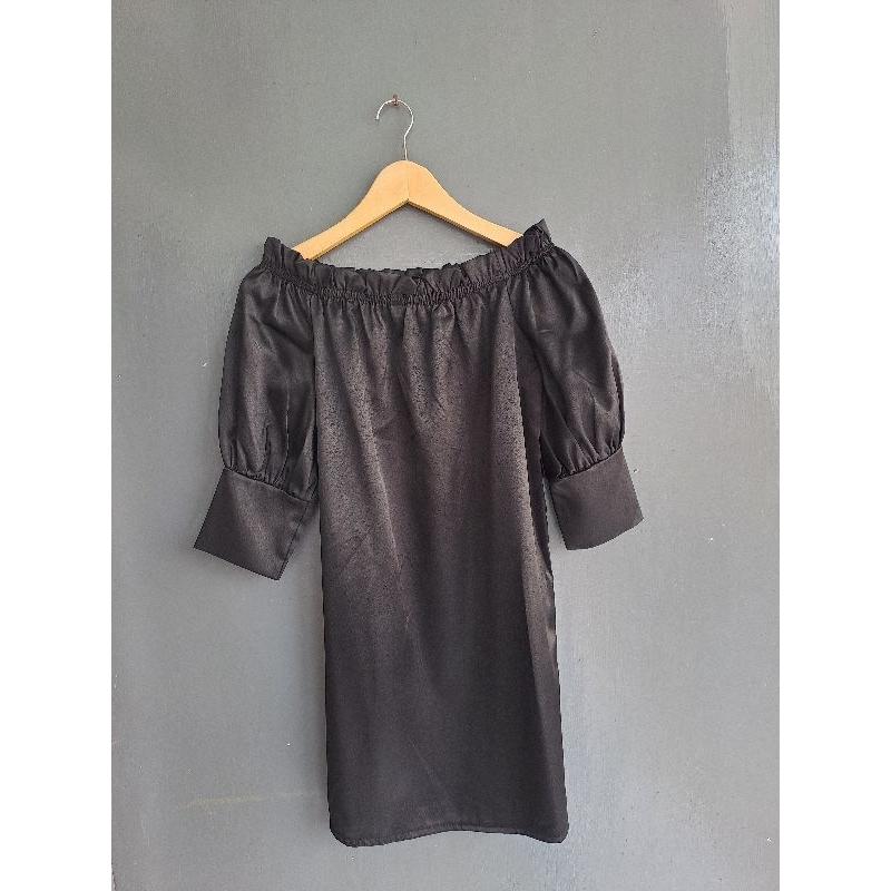 Dress sabrina satin Preloved