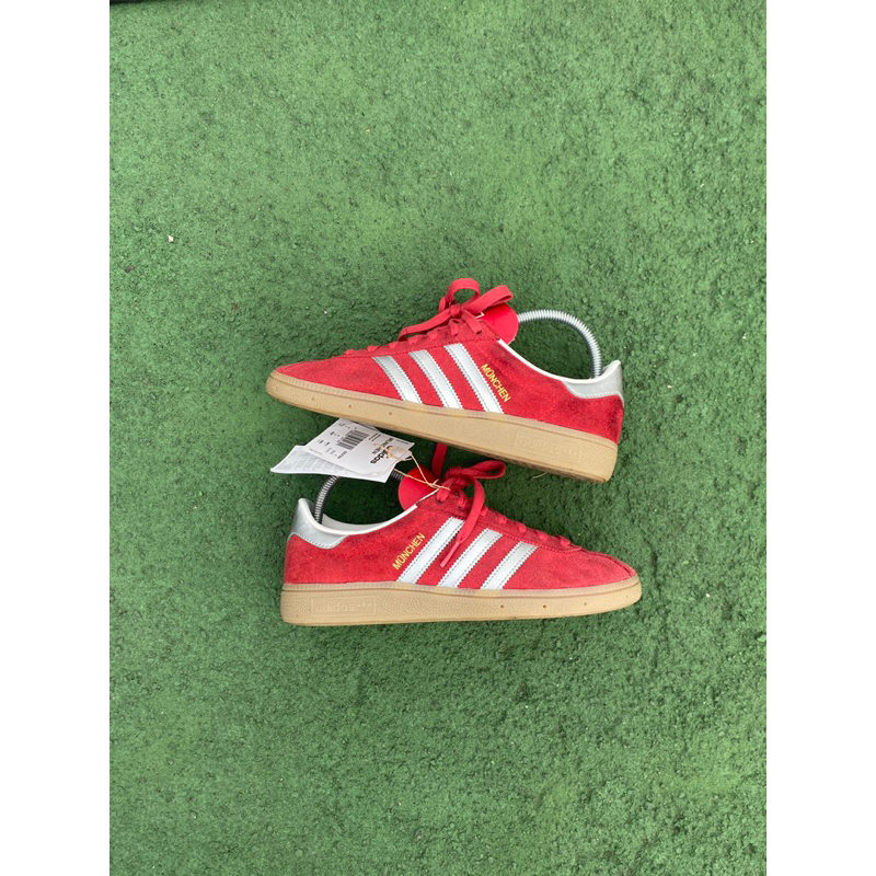 Adidas munchen red silver