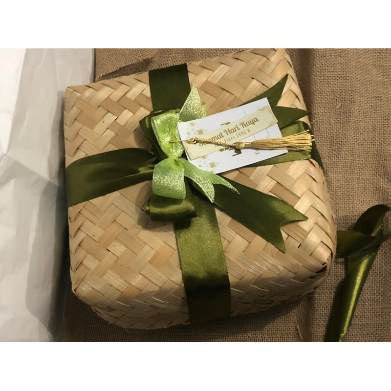 

HAMPERS PARCEL LEBARAN 2024 BESEK AESTHETIC REGULER