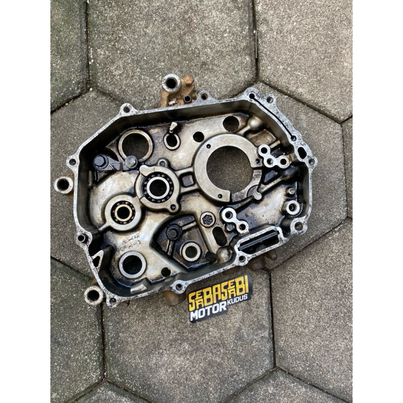 Kalter Mesin Tengah Bagian Kanan Honda Supra X 125 KARISMA Original Copotan Motor