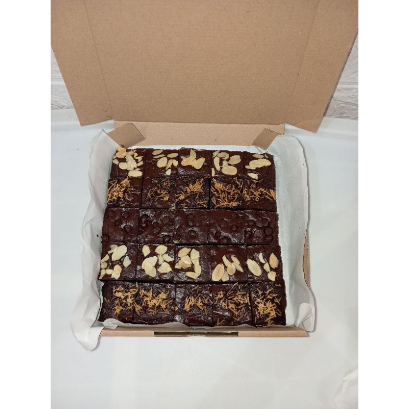 

Brownies Fudgy Panggang / Brownies Sekat 25 potong / Brownies Shiny Crust / Brownies Coklat