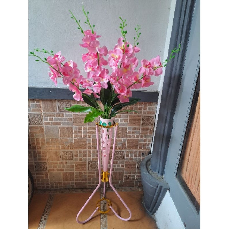 set Bunga anggrek bulan cabang 7 berikut pot standing /bunga hias sudut ruangan
