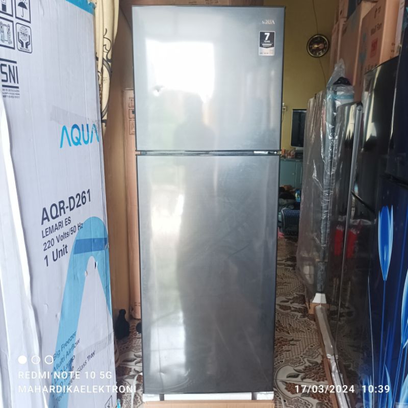 Kulkas 2 pintu Aqua AQR-D261