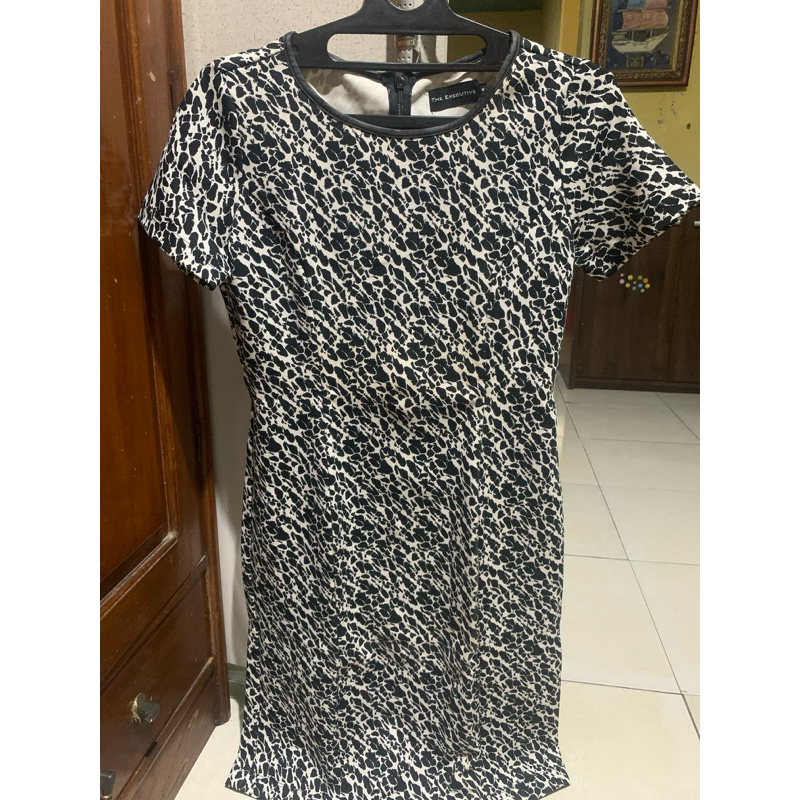 dress  wanita merk executive