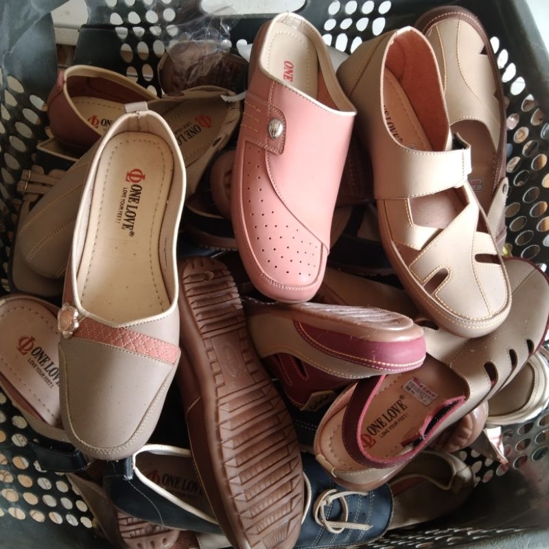 Sepatu Sandal Wanita Cuci Gudang Obral Super Murah