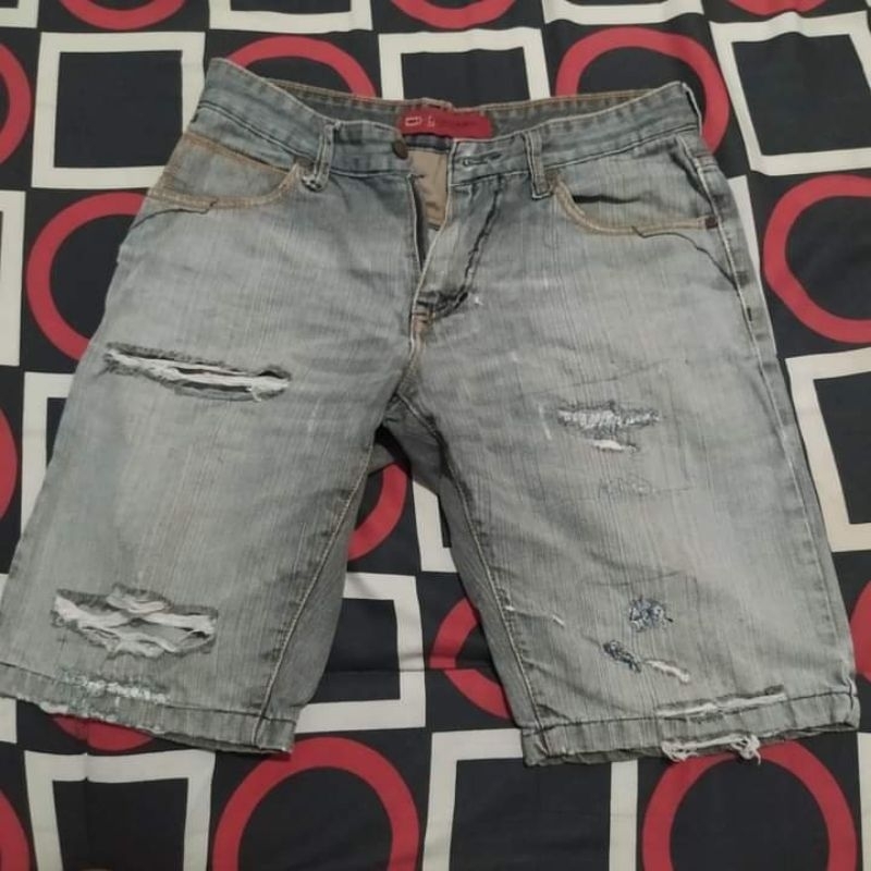 CELANA PENDEK JEANS SOBEK FADING OXYGEN SIZE 33