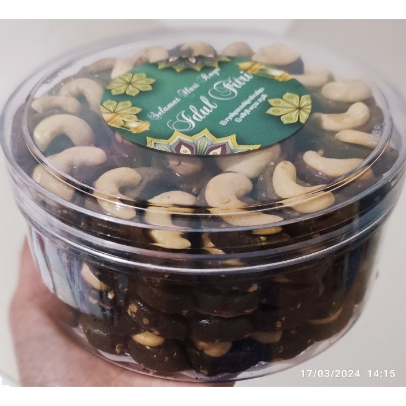 

Choco Mede ukuran 500gr kue idul fitri