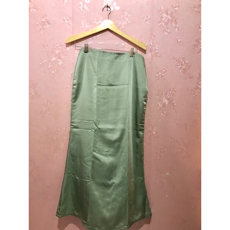 Rok span satin