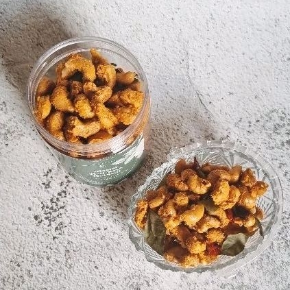 

Kacang Mede Salted Egg 200 gr