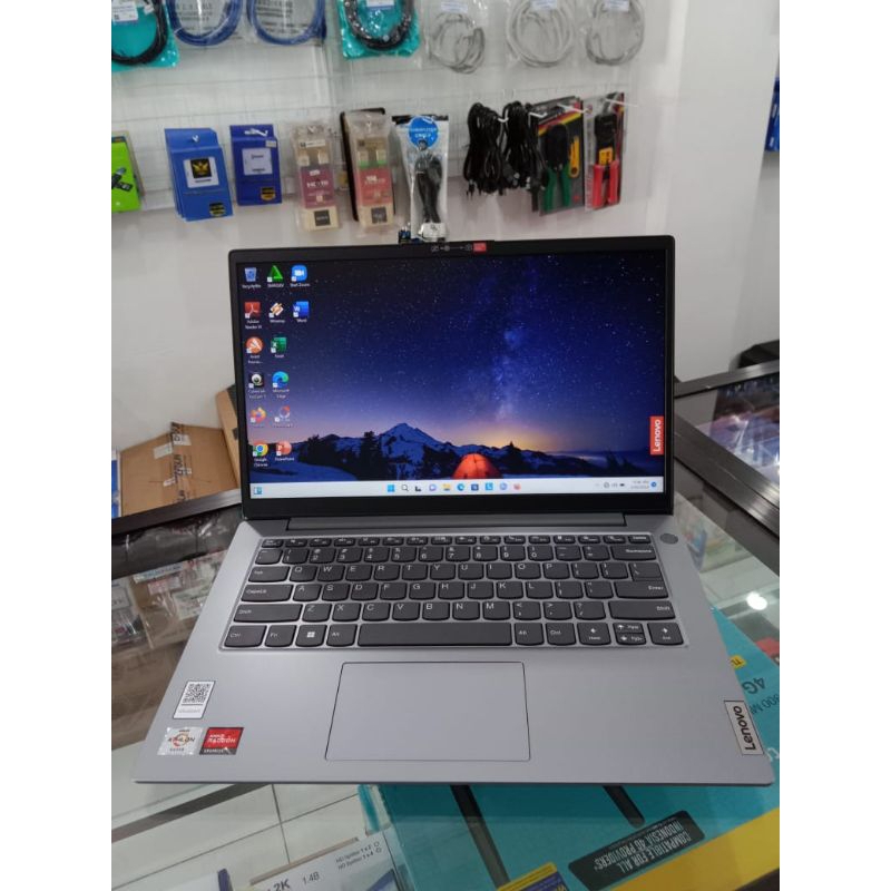 Laptop Lenovo V14 G4 AMD Athalon