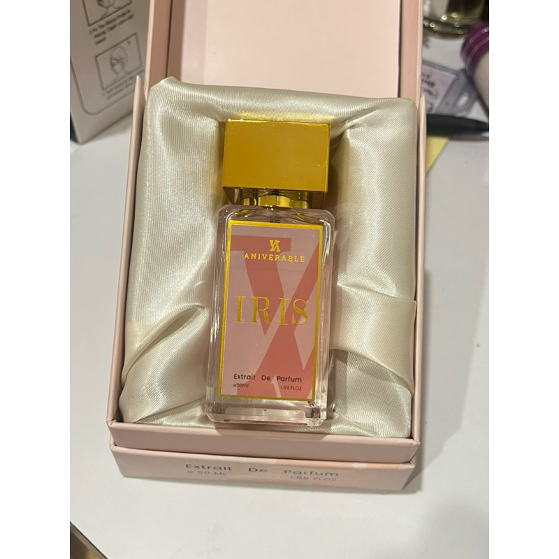 PrelovedAniverableParfumIRIS