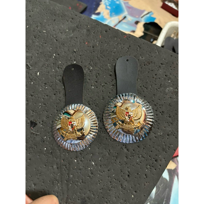 tanda jabatan camat kecil