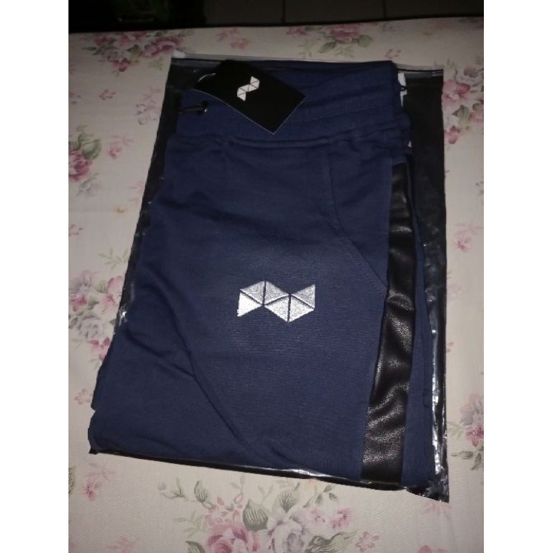 Neveres Leather Stripe Jogger size XL (NEW)