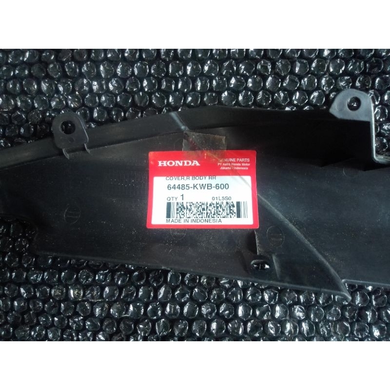 Cover R Body RR Original 64485KWB600 Cover Kecil kanan Belakang Revo Blade Lama.