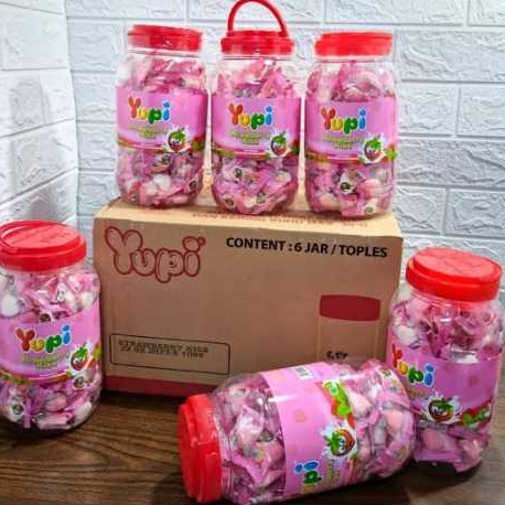 

Permen Yupi Strawberry Kiss Toples 300gr