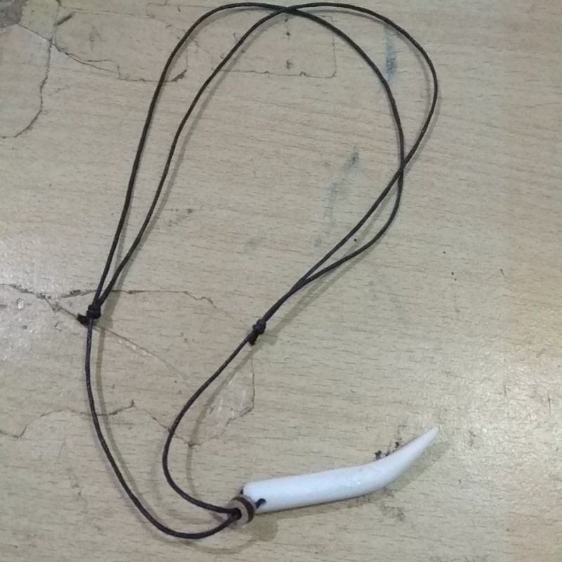 kalung tali pria tulang oleh oleh bali