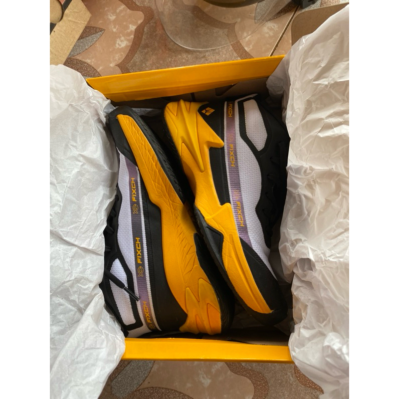 sepatu volly fixch second