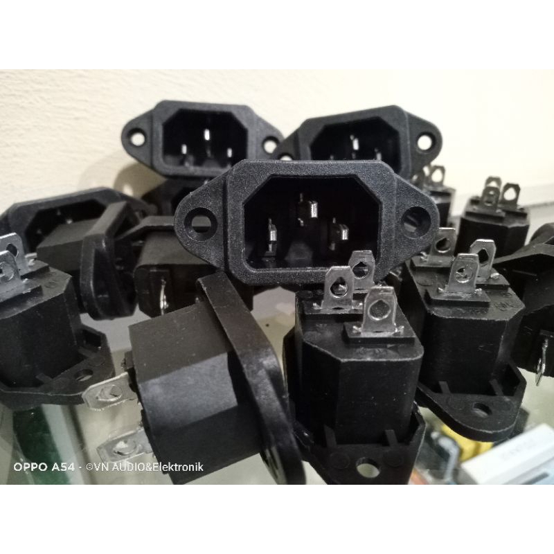 Soket AC 3 Pin