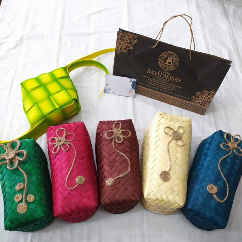 HAMPERS AESTHETIC / HAMPERS PERNIKAHAN / HAMPERS WEDDING / HAMPERS WISUDA/ SERAGAM BATIK / KADO WISU