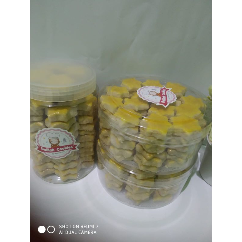 

Nastar, LidahKucing, putrisalju, kastengel, sagukeju, kuekacang, tumbprint, donat cookies, coklat cookies