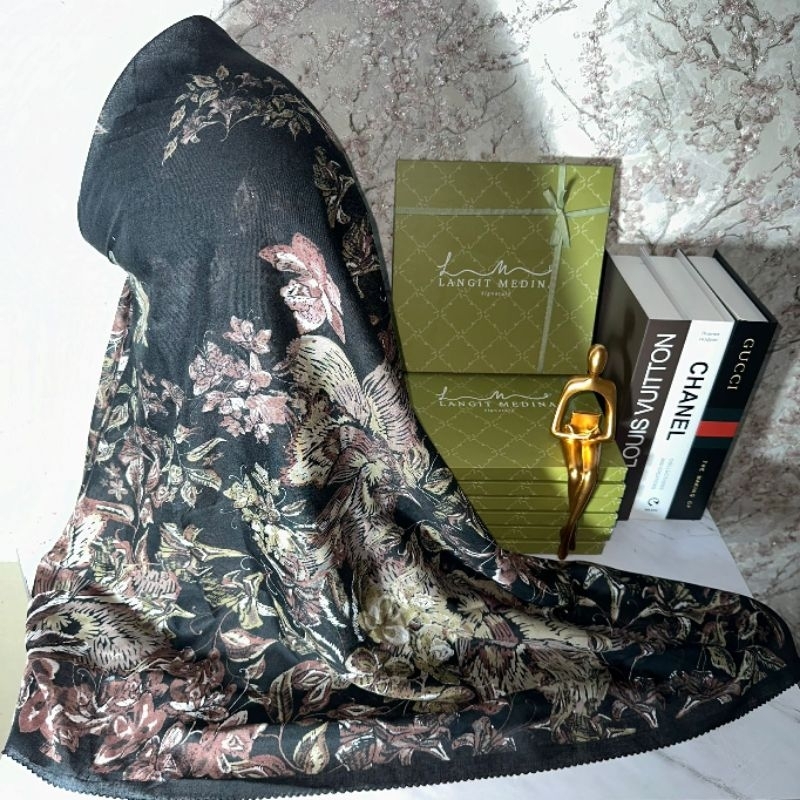 Hijab Motif Segiempat Syar'i Hitam/Black Series ukuran 130cm x 130cm Voal Premium