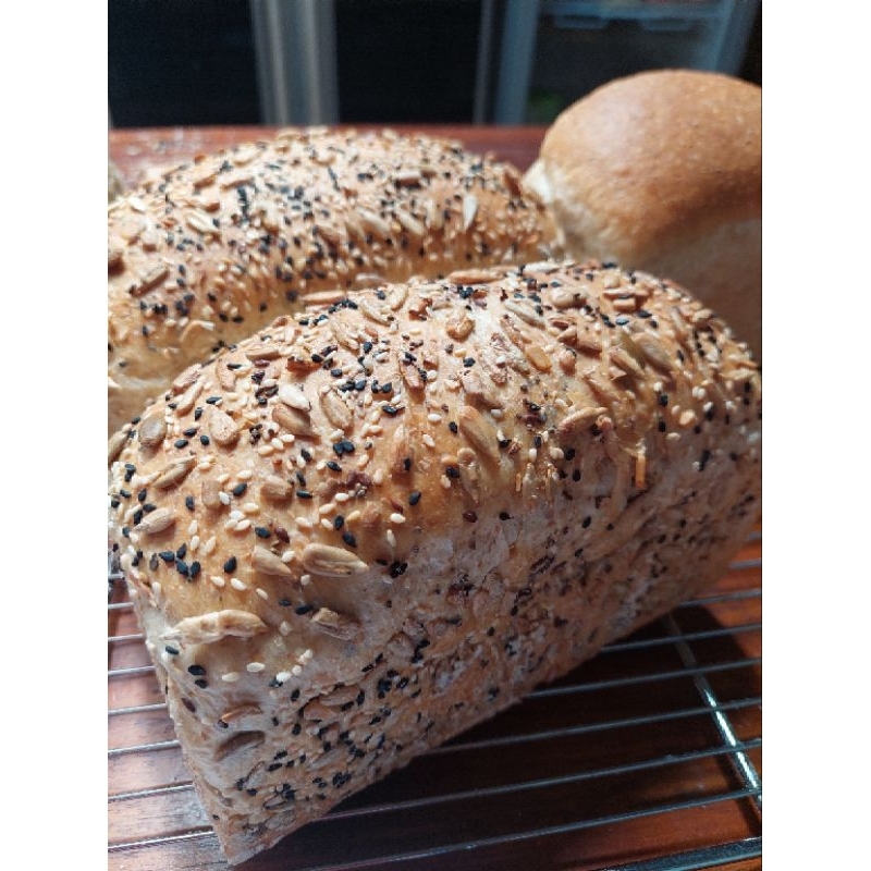 

Sourdough Wheatbran Mix Grains Sandwich Loaf